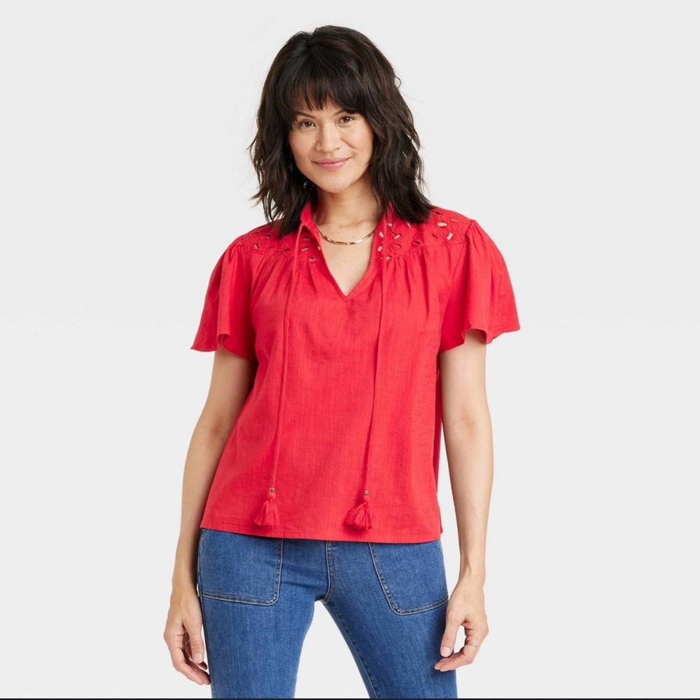 Women's Short Sleeve V-Neck Woven Eyelet Top